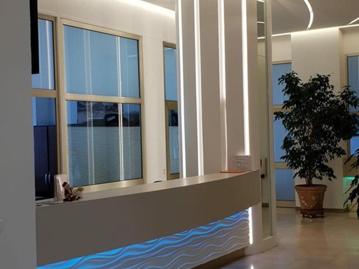 Studio Renove En Bord De Mer Avec Terrasse, Parking Et Wifi A Villeneuve-Loubet - Fr-1-252A-29 外观 照片